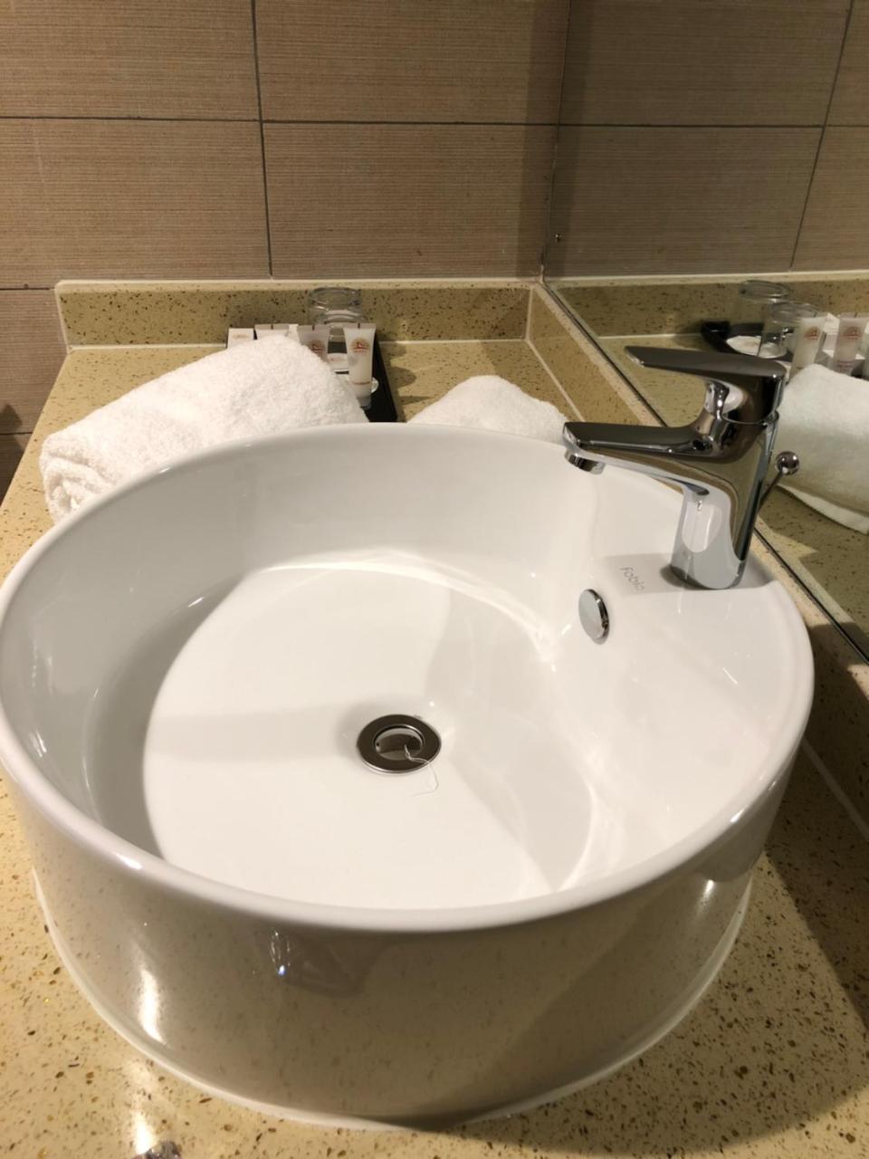 蒙蒂高尔夫套房酒店 Uyo 外观 照片